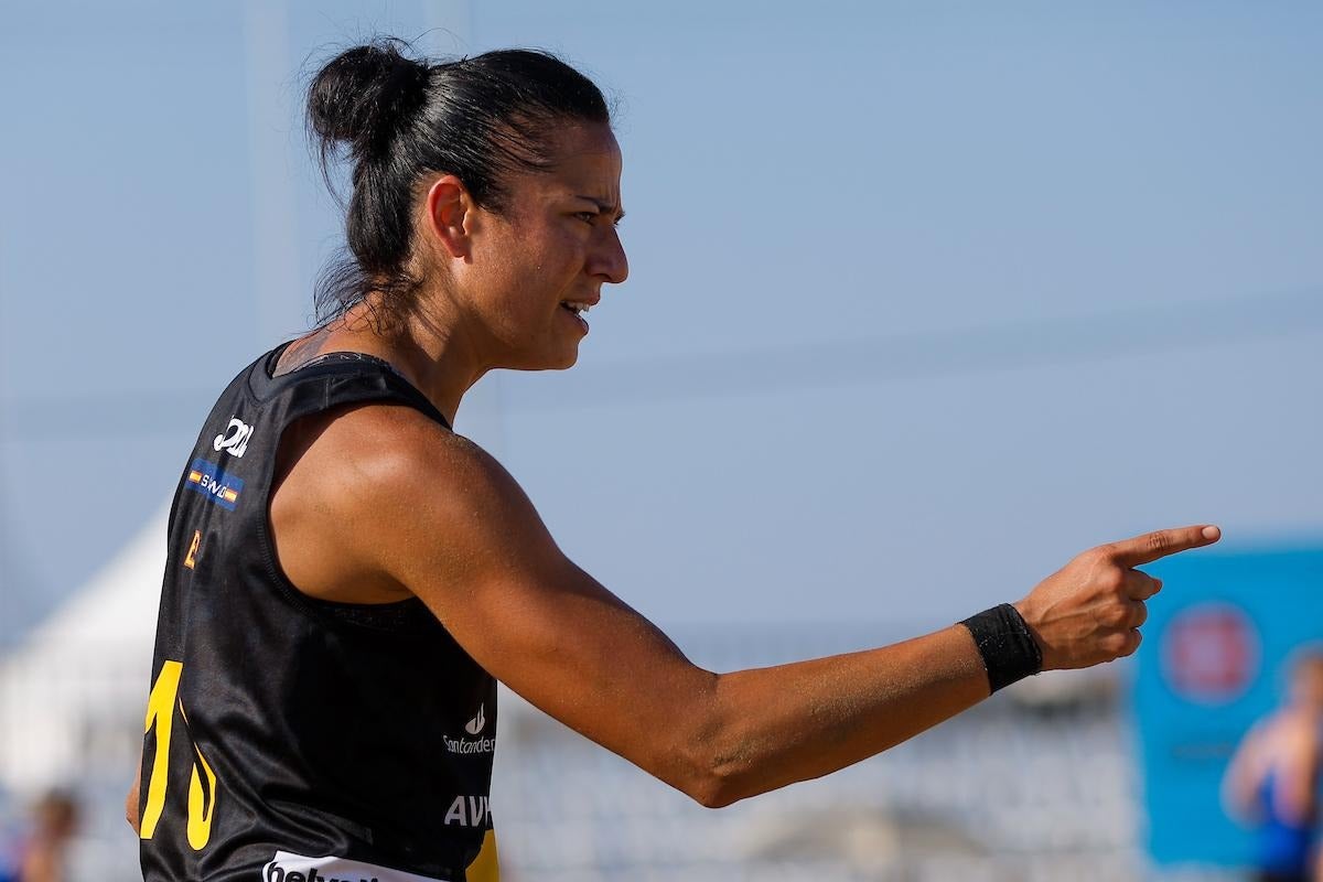 Virginia Fernández: El balonmano playa merece ser olímpico, mueve muchos clubes y gente, ilusión, tiempo, esfuerzo" Virginia Fernández: El balonmano playa merece ser olímpico, mueve muchos clubes y gente, ilusión, tiempo, esfuerzo"