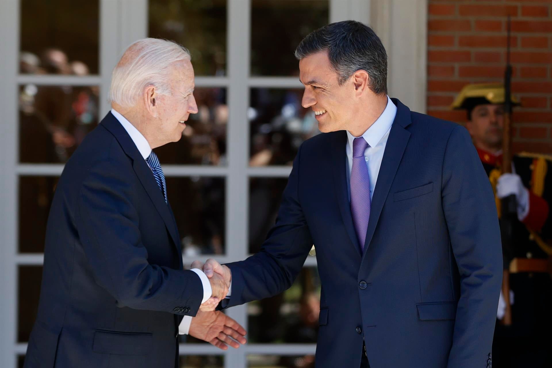 Pedro Sánchez ensalza la "valiente" decisión de Biden: "Un gran gesto de un gran presidente" Pedro Sánchez ensalza la "valiente" decisión de Biden: "Un gran gesto de un gran presidente"