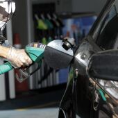 ¿Gasolina a 3 euros? Repostar el coche podría costar hasta 150 € 