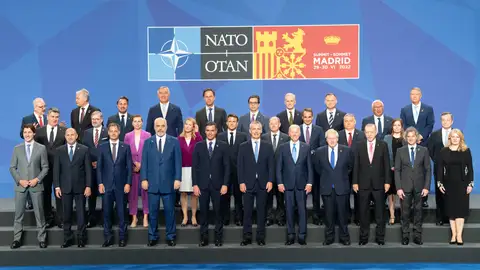 Foto de familia de los líderes mundiales asistentes a la Cumbre de la OTAN en Madrid Foto de familia de los líderes mundiales asistentes a la Cumbre de la OTAN en Madrid