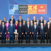 Foto de familia de los líderes mundiales asistentes a la Cumbre de la OTAN en Madrid
