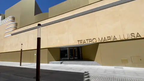 Fachada Teatro María Luisa