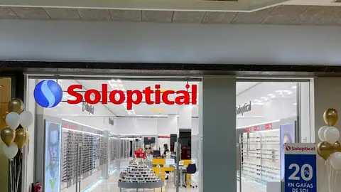 El Centro Comercial Rosaleda amplía su oferta comercial con la apertura de Soloptical