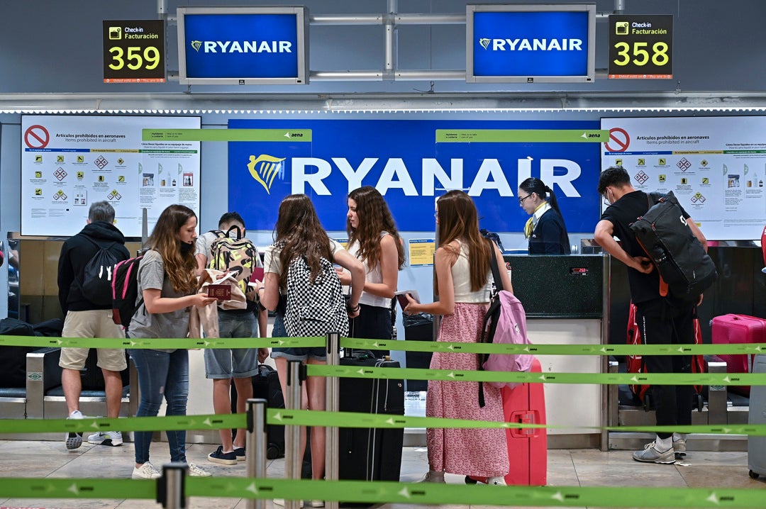 El aeropuerto de Palma registra 26 retrasos en salidas y 27 en llegadas por la huelga de TCP de Ryanair El aeropuerto de Palma registra 26 retrasos en salidas y 27 en llegadas por la huelga de TCP de Ryanair