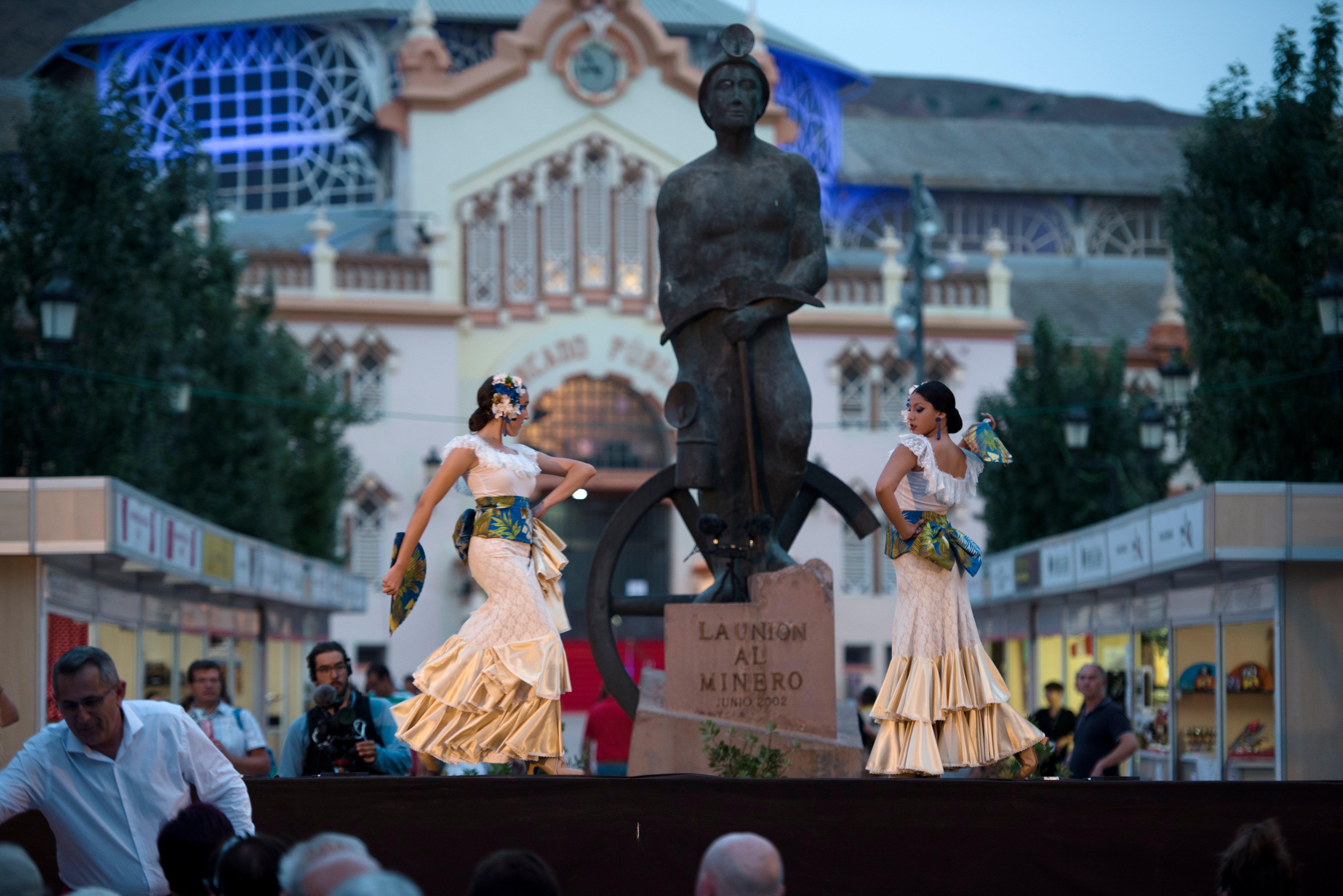 Premio Onda Cero Cartagena en la categoría de Cultura para el Festival del Cante de las Minas Premio Onda Cero Cartagena en la categoría de Cultura para el Festival del Cante de las Minas