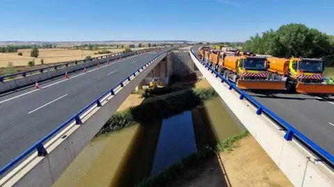 Mitma abre al tráfico la calzada izquierda en sentido Palencia de la autovía A-67 del viaducto sobre el Canal de Castilla en Frómista