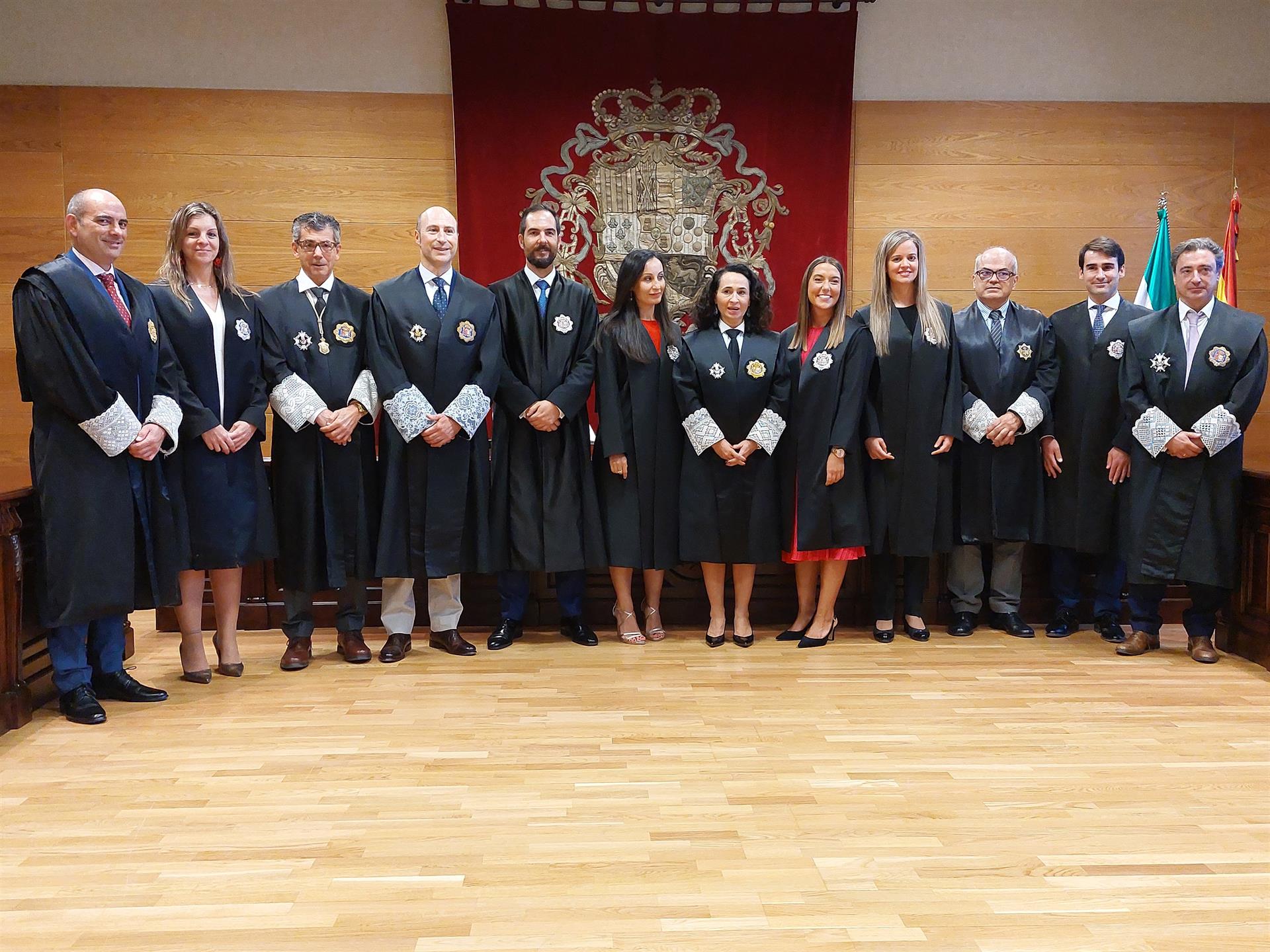 Cuatro nuevos jueces juran su cargo en Extremadura y se incorporan a sus correspondientes juzgados Cuatro nuevos jueces juran su cargo en Extremadura y se incorporan a sus correspondientes juzgados