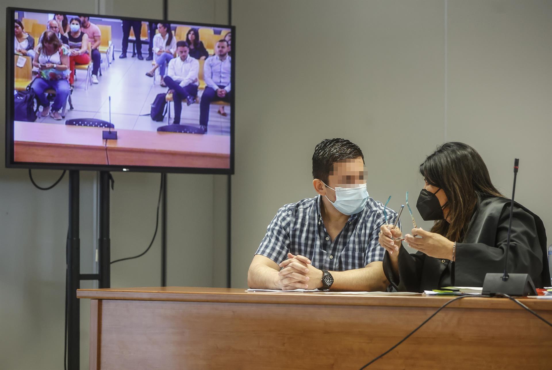 La madre del acusado de la muerte de Marta Calvo renuncia a declarar en el juicio La madre del acusado de la muerte de Marta Calvo renuncia a declarar en el juicio