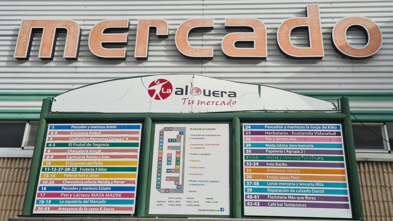 Las ‘Piedras y barcos’ toman el Mercado de La Albuera Las ‘Piedras y barcos’ toman el Mercado de La Albuera