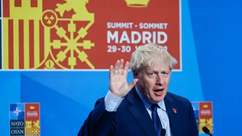 Boris Johnson durante la cumbre de la OTAN en Madrid