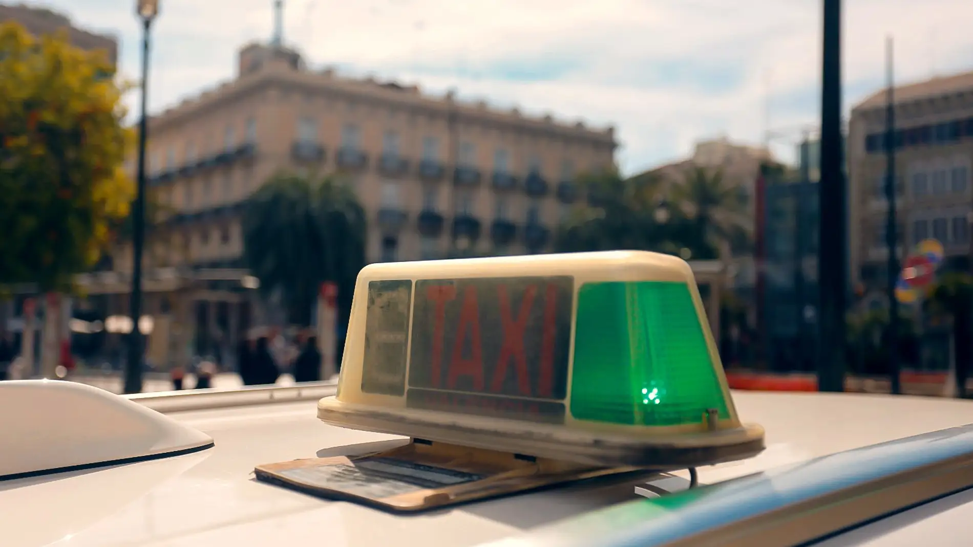 La Generalitat amplía el servicio de taxi con motivo del festival de música Mar de Sons de Benicasim