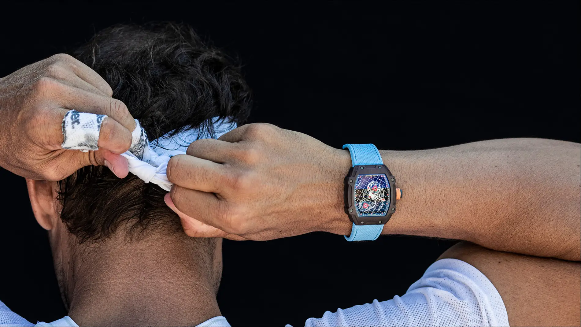 Rafael Nadal posa con el reloj RM 27-04, creado especialmente para él