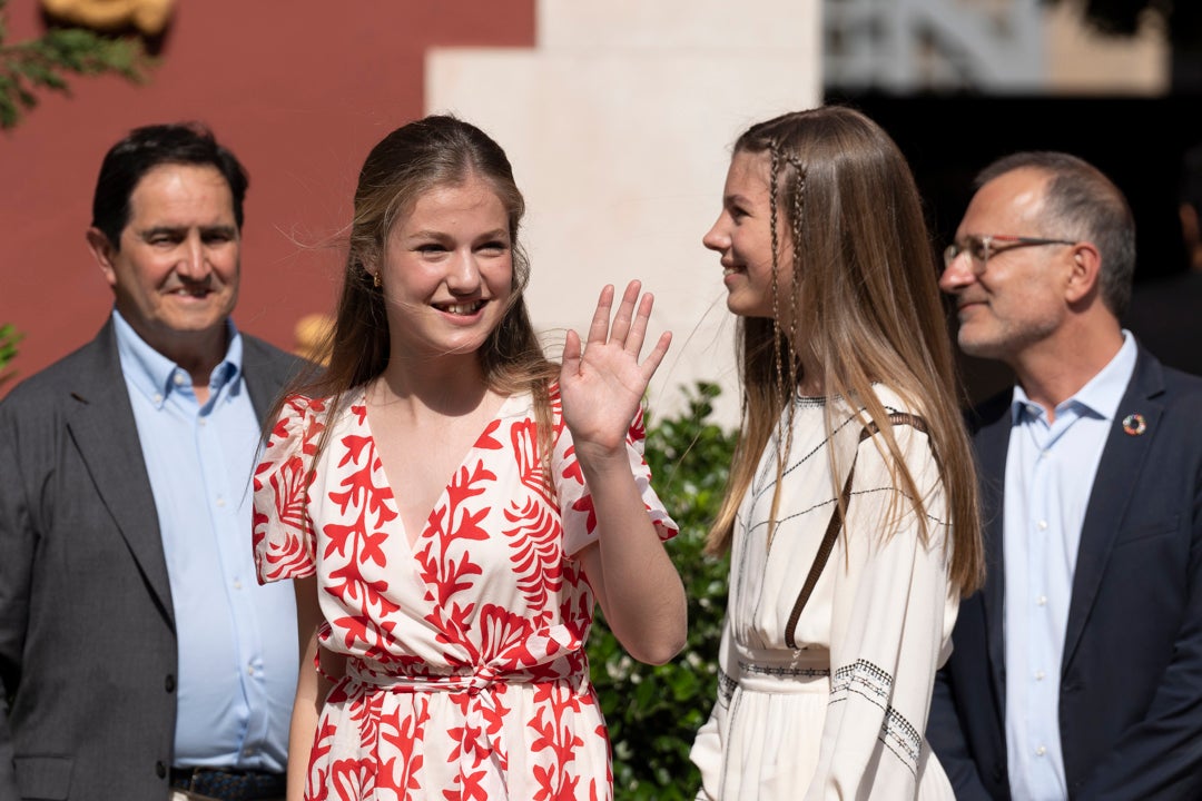 La princesa Leonor llega a Girona entre gritos de apoyo y de rechazo La princesa Leonor llega a Girona entre gritos de apoyo y de rechazo