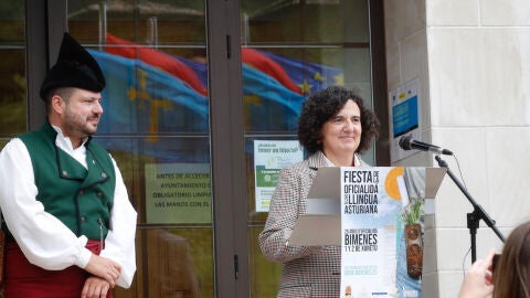 L'alcalde, Aitor Garc&iacute;a, y la conseyera, Berta Pi&ntilde;&aacute;n