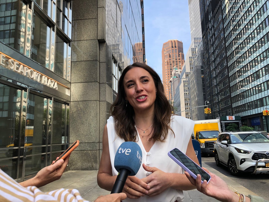 Polémica por el viaje de Irene Montero a Nueva York en Falcon y con "amigas" Polémica por el viaje de Irene Montero a Nueva York en Falcon y con "amigas"
