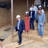 El Ministro de Cultura, Miquel Iceta visita el yacimiento Tartésico del Turuñuelo en Guareña