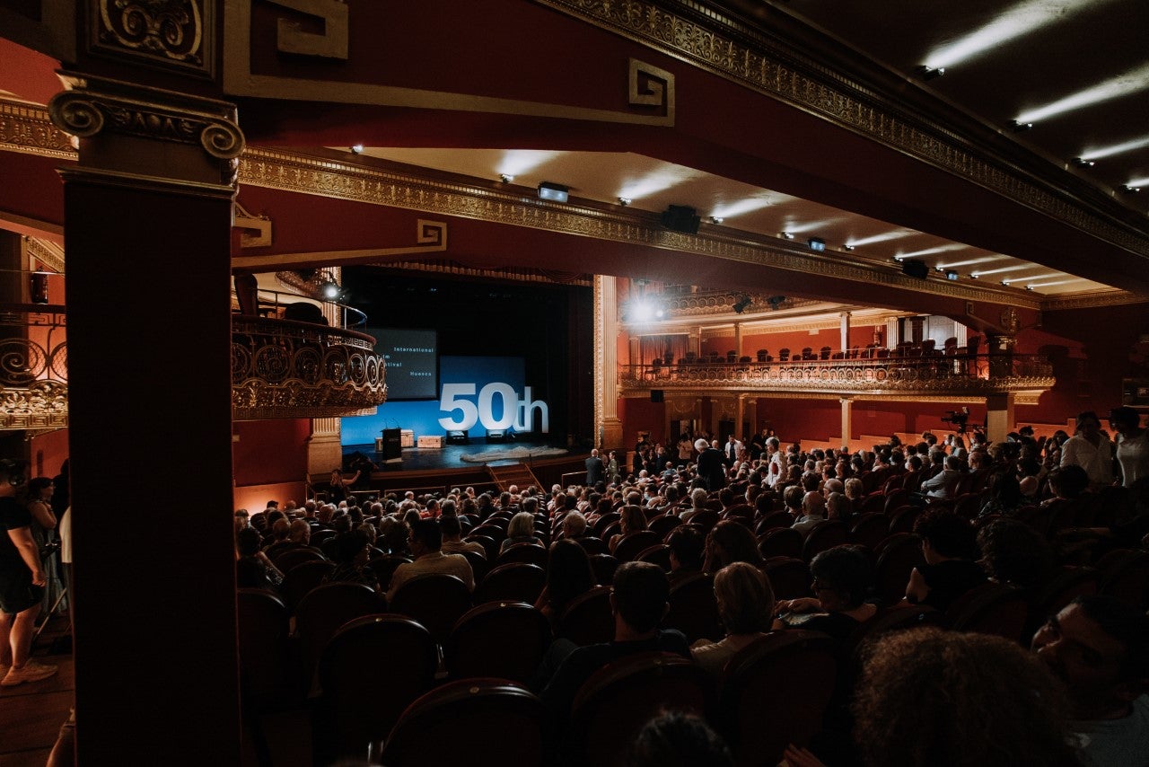 El certamen supera los 8.000 asistentes en sala y los 20.000 online El certamen supera los 8.000 asistentes en sala y los 20.000 online