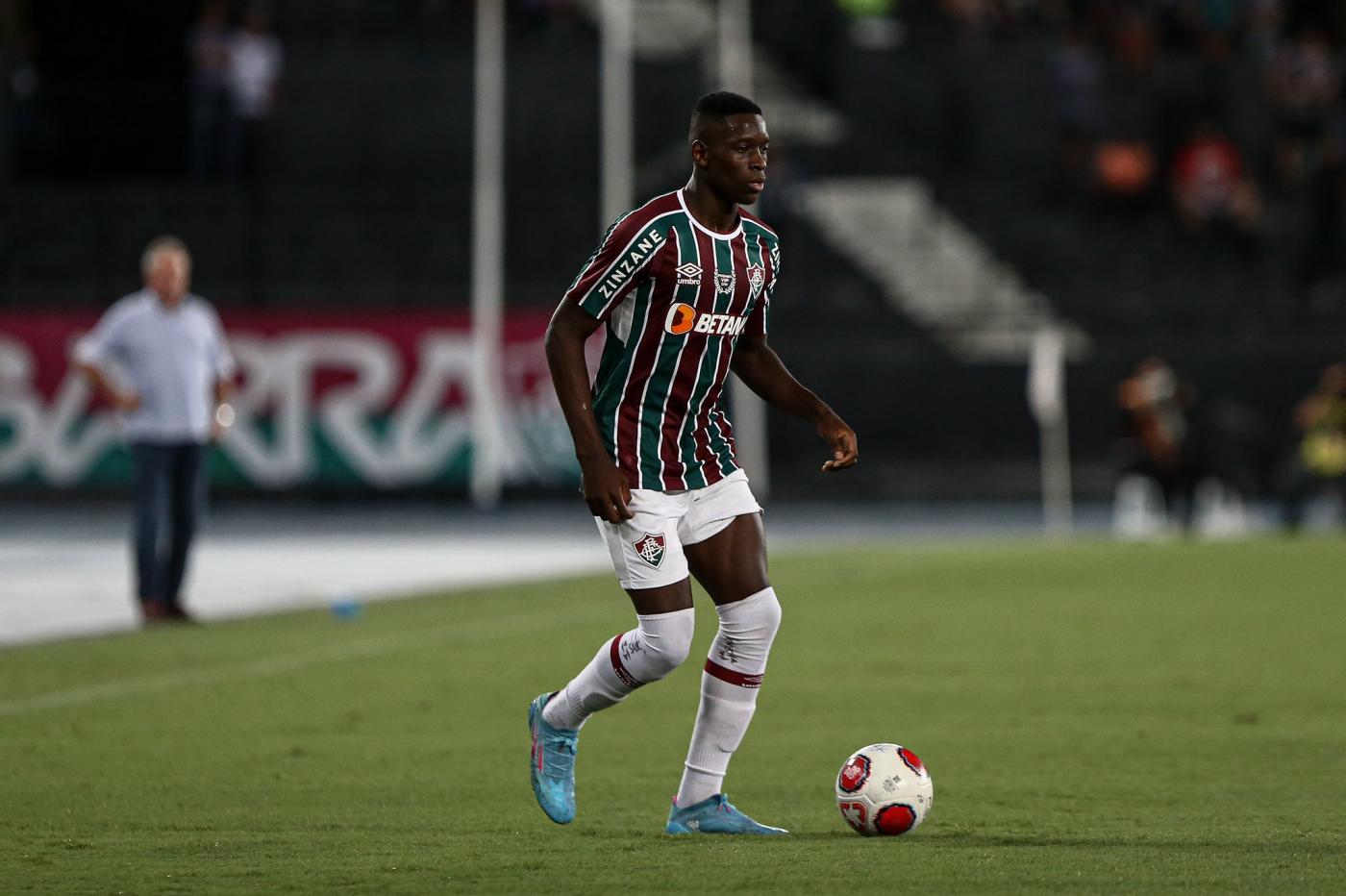 Luiz Henrique: "Mi estilo de juego encaja con el del Betis" Luiz Henrique: "Mi estilo de juego encaja con el del Betis"