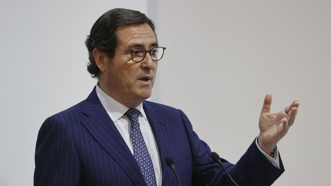 Antonio Garamendi: "Todos queremos que los pensionistas cobren y los salarios suban, pero no que quiebre el sistema" Antonio Garamendi: "Todos queremos que los pensionistas cobren y los salarios suban, pero no que quiebre el sistema"