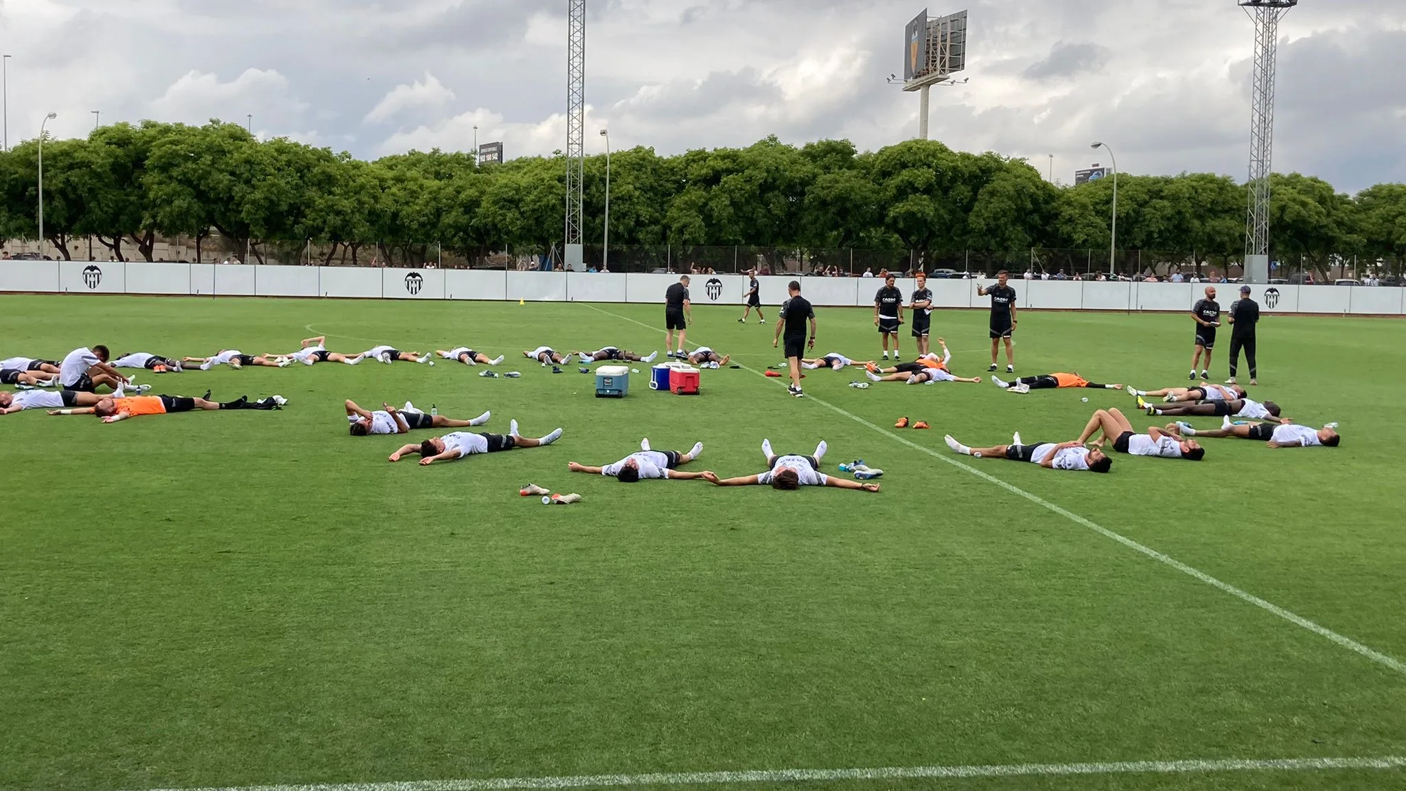El Valencia continúa con su pretemporada en Paterna El Valencia continúa con su pretemporada en Paterna