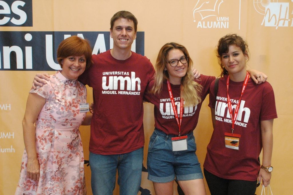 La UMH reunirá a más de 300 antiguos alumnos en una jornada lúdica con motivo de su 25º aniversario La UMH reunirá a más de 300 antiguos alumnos en una jornada lúdica con motivo de su 25º aniversario