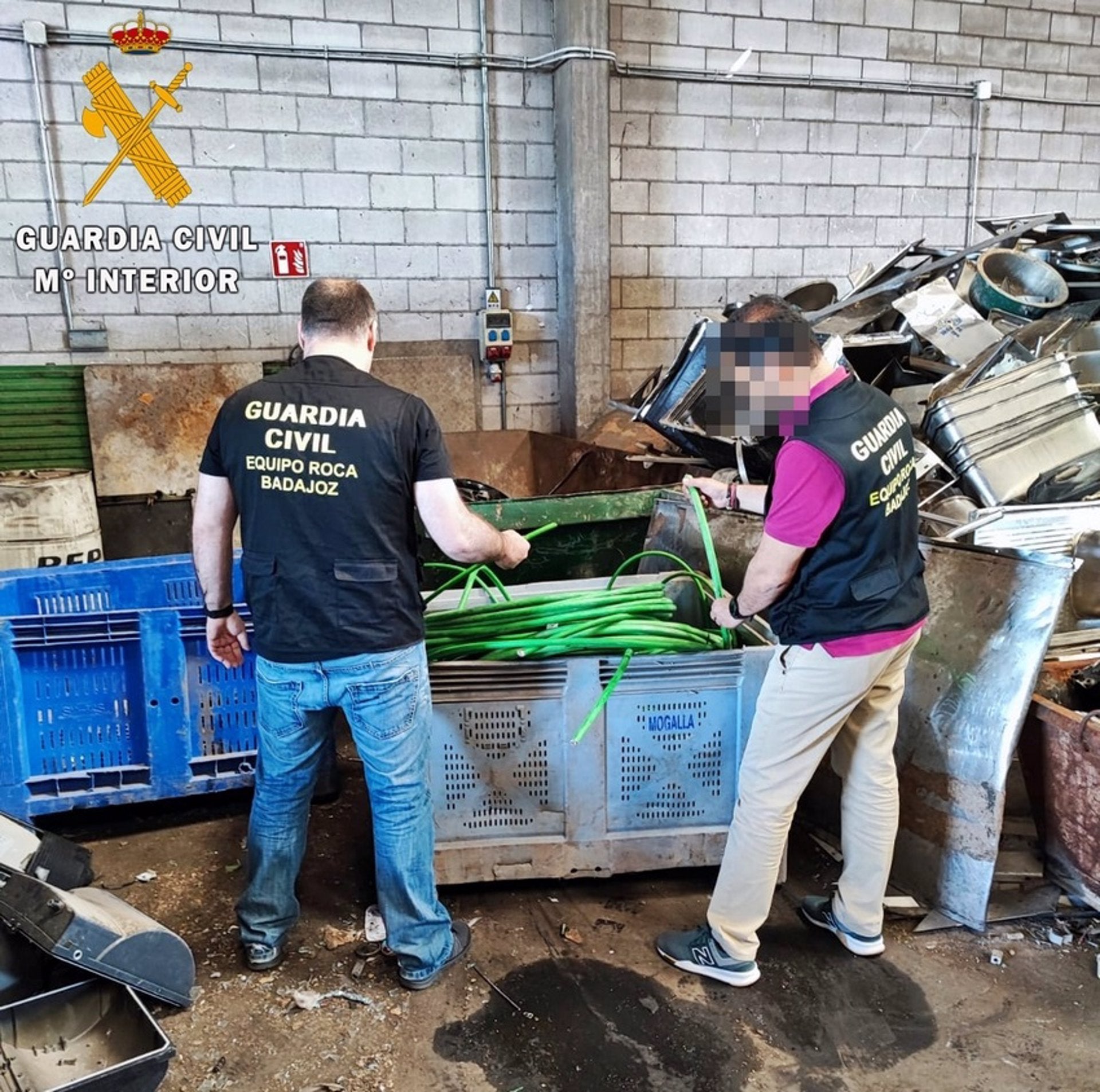 La Guardia Civil investiga a siete trabajadores de las obras del centro logístico de Badajoz por sustracción de material La Guardia Civil investiga a siete trabajadores de las obras del centro logístico de Badajoz por sustracción de material