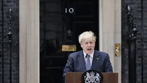 Boris Johnson en el momento de anunciar su dimisión Boris Johnson en el momento de anunciar su dimisión
