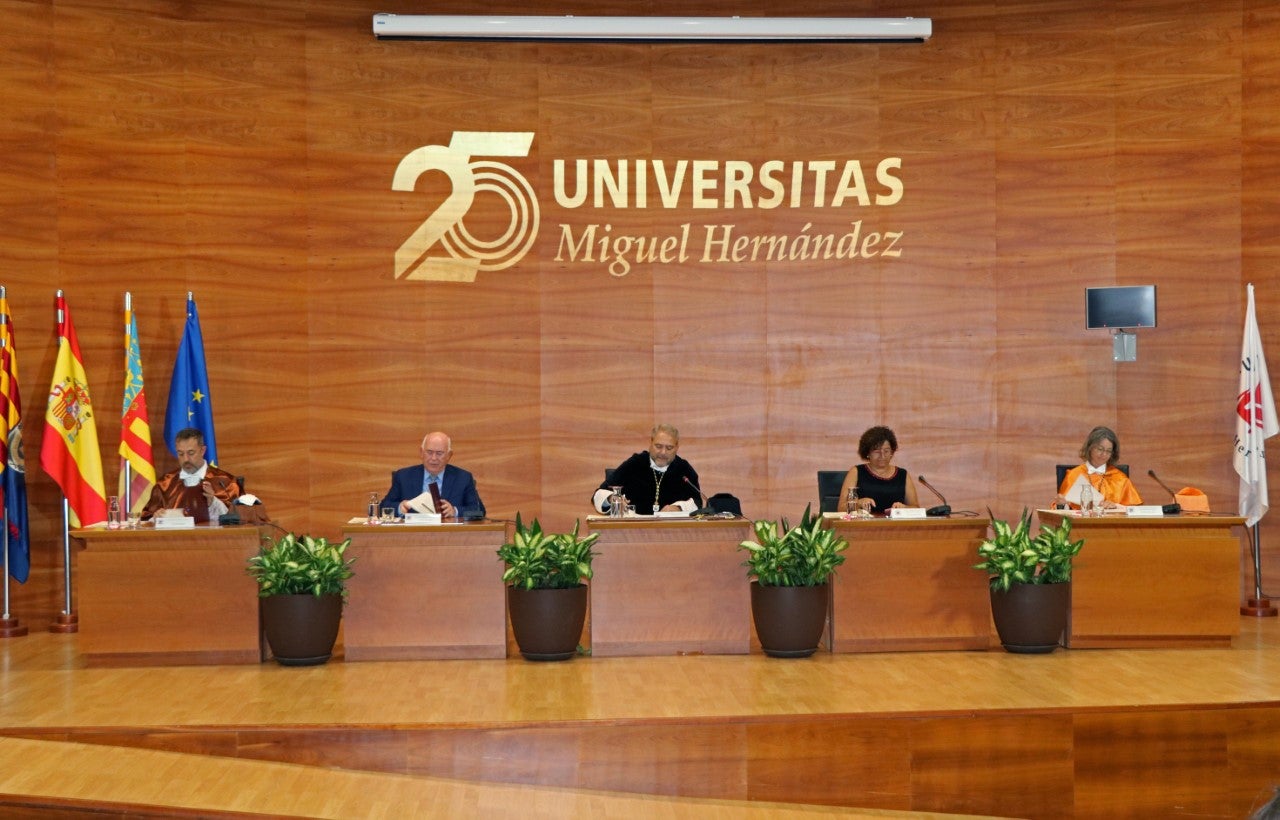 La UMH de Elche cierra el curso pidiendo a la Generalitat un plan de financiación y un mapa de titulaciones La UMH de Elche cierra el curso pidiendo a la Generalitat un plan de financiación y un mapa de titulaciones