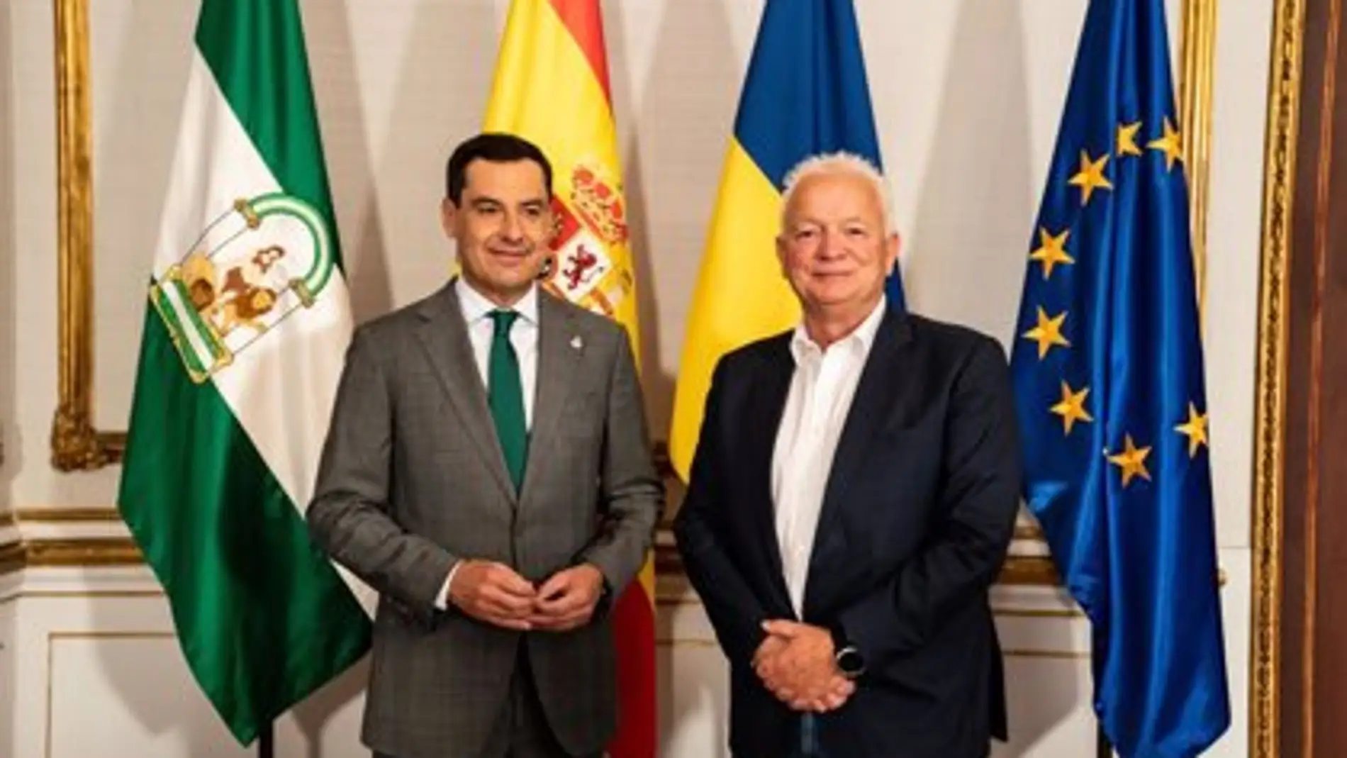 Encuentro entre el presidente de la Junta de Andalucía en funciones, Juanma Moreno y el CEO de Ryanair, Eddie Wilson en el Palacio de San Telmo