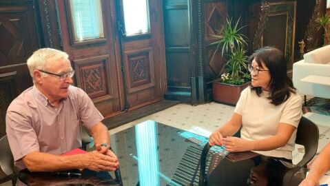 LayHoon reunida con Joan Rib&oacute;