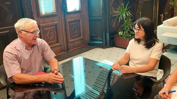 LayHoon reunida con Joan Rib&oacute;