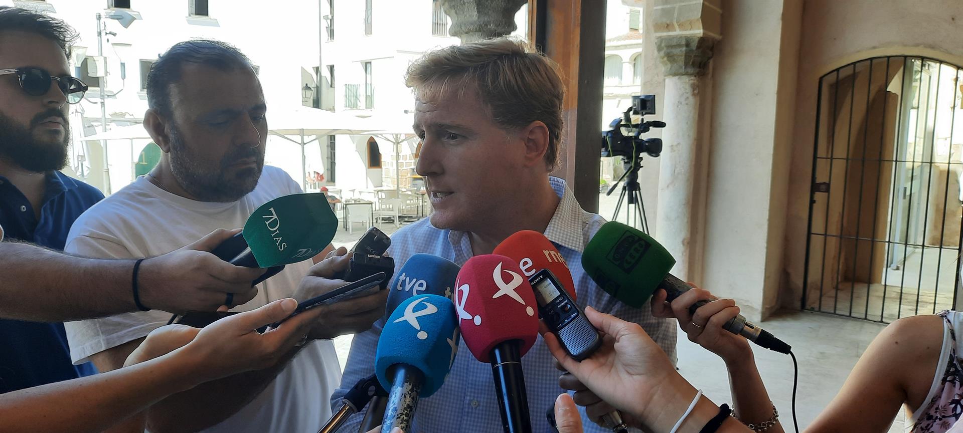 El alcalde de Badajoz reconoce que la relación de Cs con el PP en la ciudad "hoy no pasa por su mejor momento" El alcalde de Badajoz reconoce que la relación de Cs con el PP en la ciudad "hoy no pasa por su mejor momento"