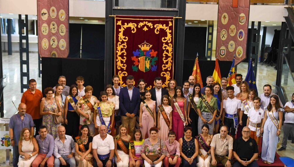 Recepción institucional de cargos festeros