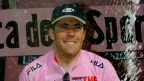 Quique Gutiérrez, exciclista profesional. Quique Gutiérrez, exciclista profesional.