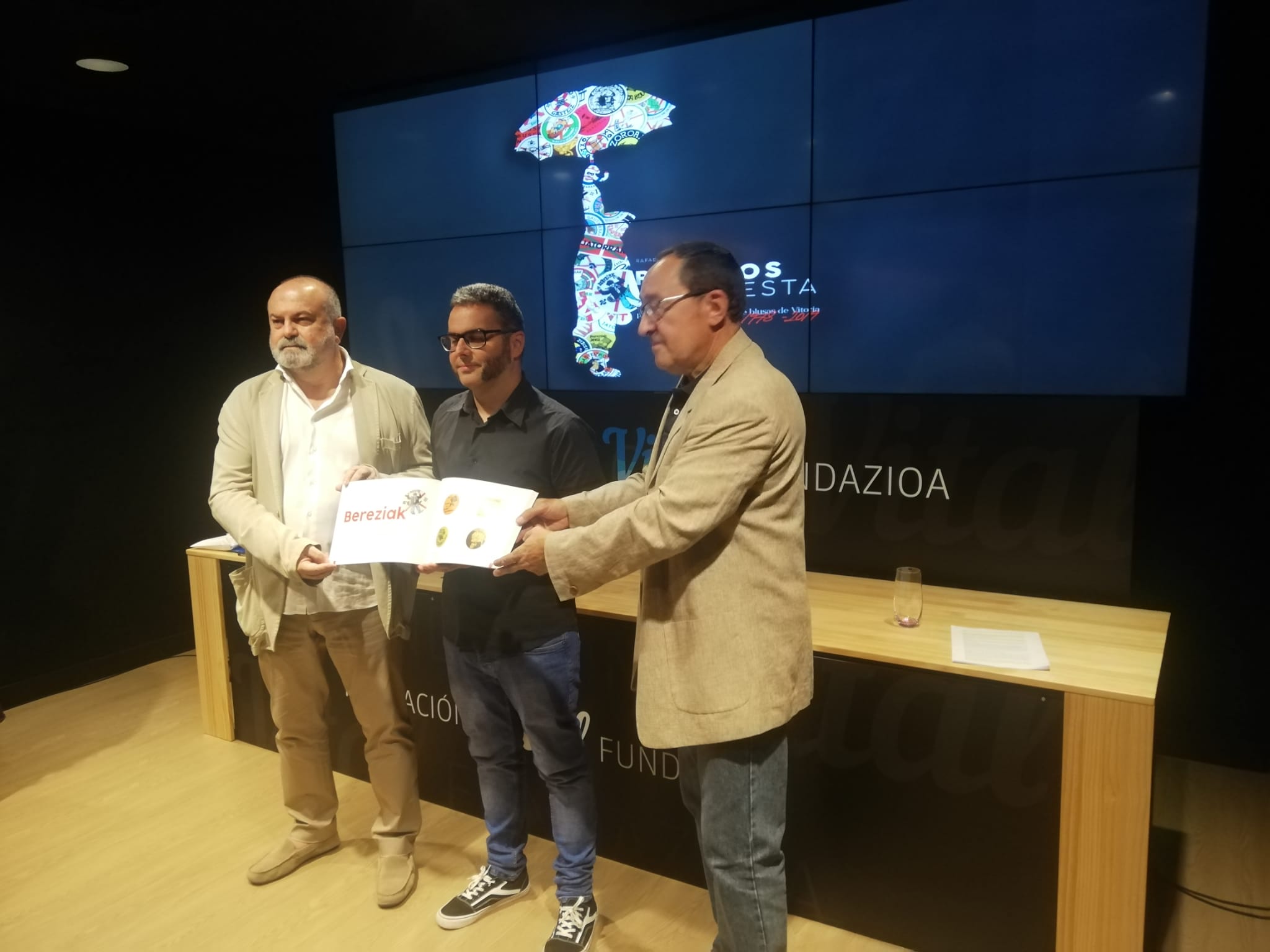 Pegados a La Blanca Pegados a La Blanca