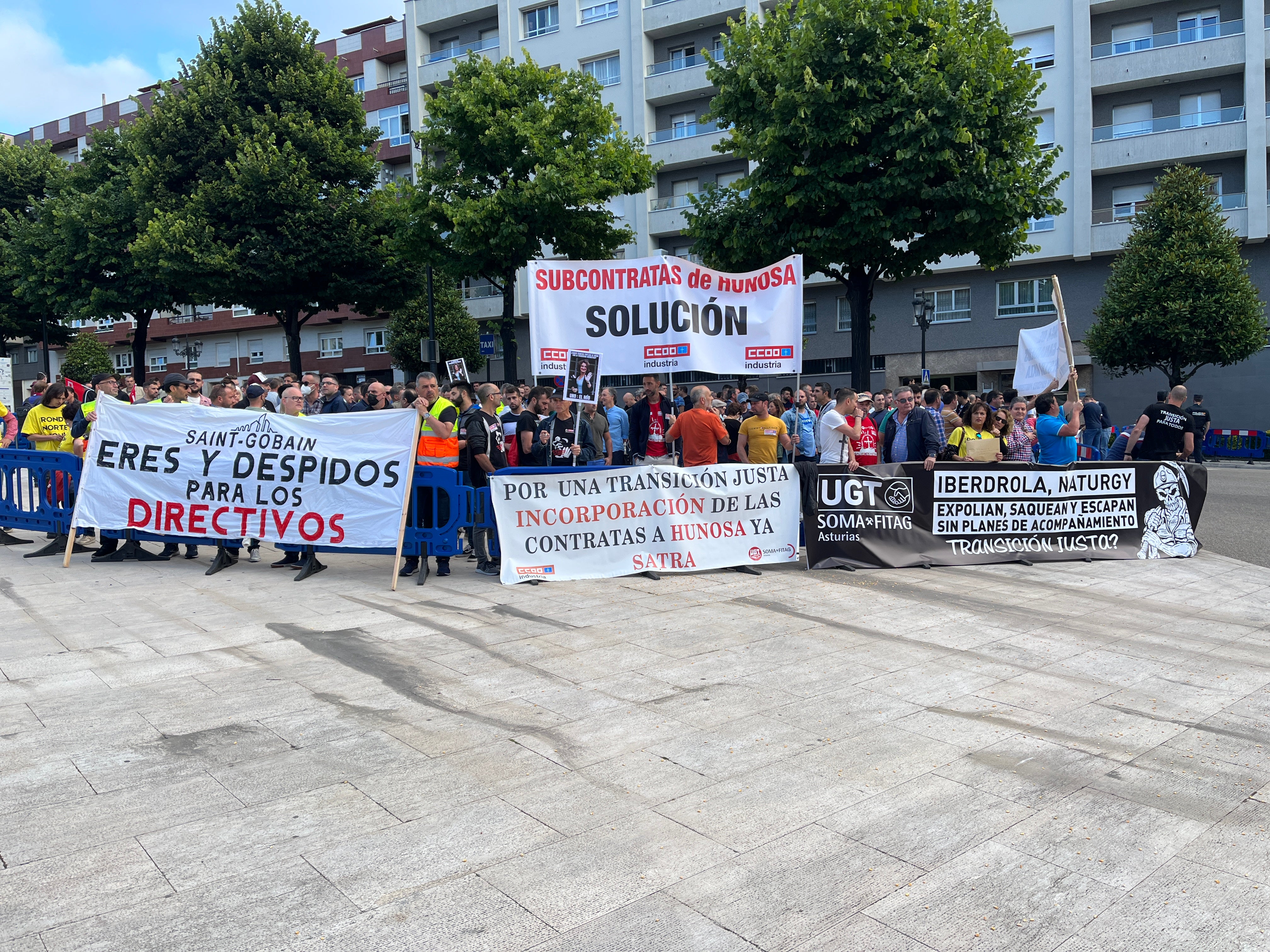 Los trabajadores asturianos ‘reciben’ a Ribera Los trabajadores asturianos ‘reciben’ a Ribera