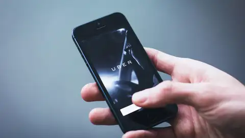 Aplicación de Uber Salen a la luz correos de los directivos de Uber en los que reconocen prácticas ilegales