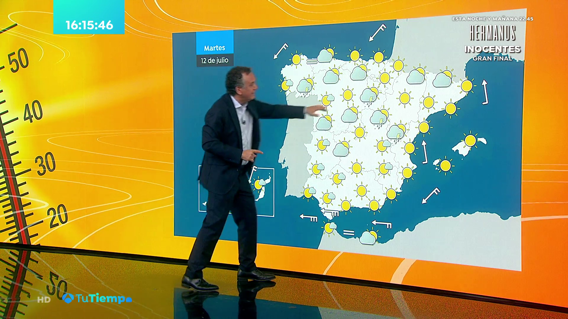 Roberto Brasero da el tiempo al ritmo de 'Hace calor' de Los Rodríguez Roberto Brasero da el tiempo al ritmo de 'Hace calor' de Los Rodríguez