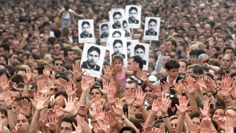  M&aacute;s de medio mill&oacute;n de personas asistieron a la manifestaci&oacute;n en protesta por el asesinato de Miguel Angel Blanco