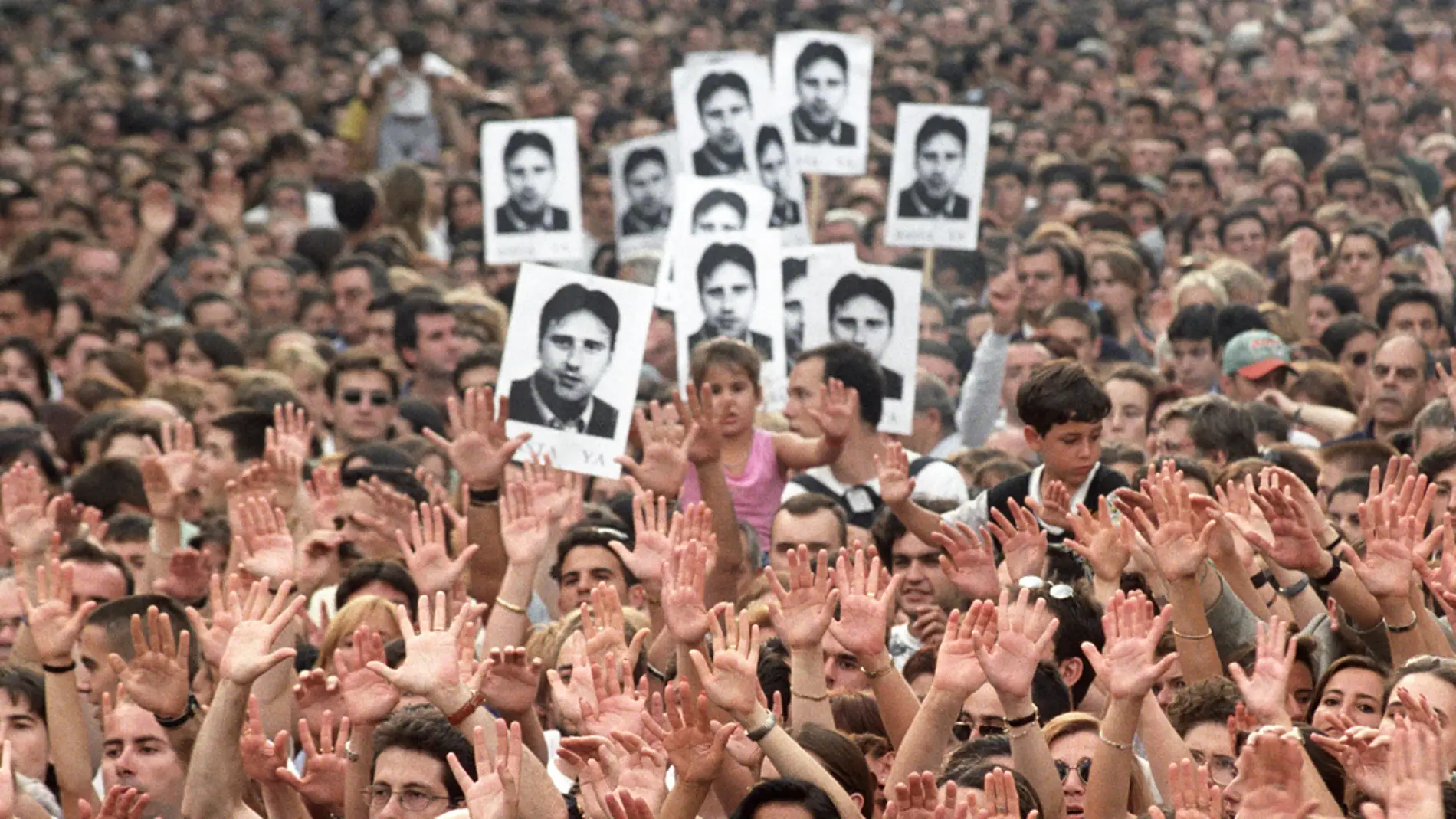  Más de medio millón de personas asistieron a la manifestación en protesta por el asesinato de Miguel Angel Blanco