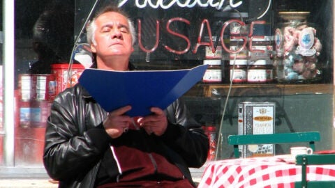 El actor Tony Sirico, en su papel de Paulie Gualtieri, durante una escena de la serie 'Los Soprano'