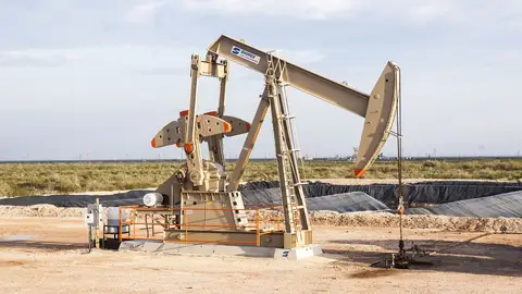 Imagen de archivo de una bomba de crudo Imagen de archivo de una bomba de crudo/ Pixabay