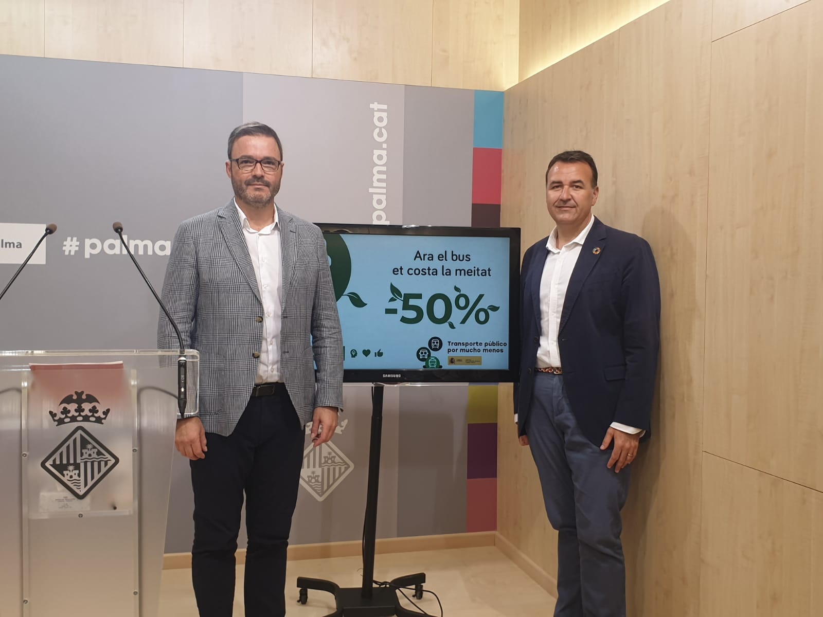 La EMT de Palma reducirá el precio de sus abonos un 50% a partir del 1 de septiembre La EMT de Palma reducirá el precio de sus abonos un 50% a partir del 1 de septiembre