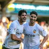 El Valencia vence al Borussia Dortmund con Guedes en plan estelar