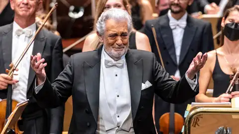 Plácido Domingo en el Teatro Real Tertulia: La vuelta de Plácido Domingo al Palacio Real ¿fue públicamente condenado de forma injusta?