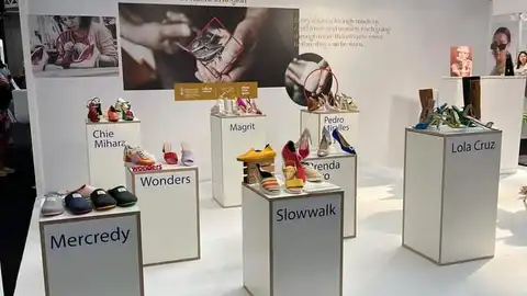 Stand de empresas de calzado de la Comunitat Valenciana en una feria. Stand de empresas de calzado de la Comunitat Valenciana en una feria.