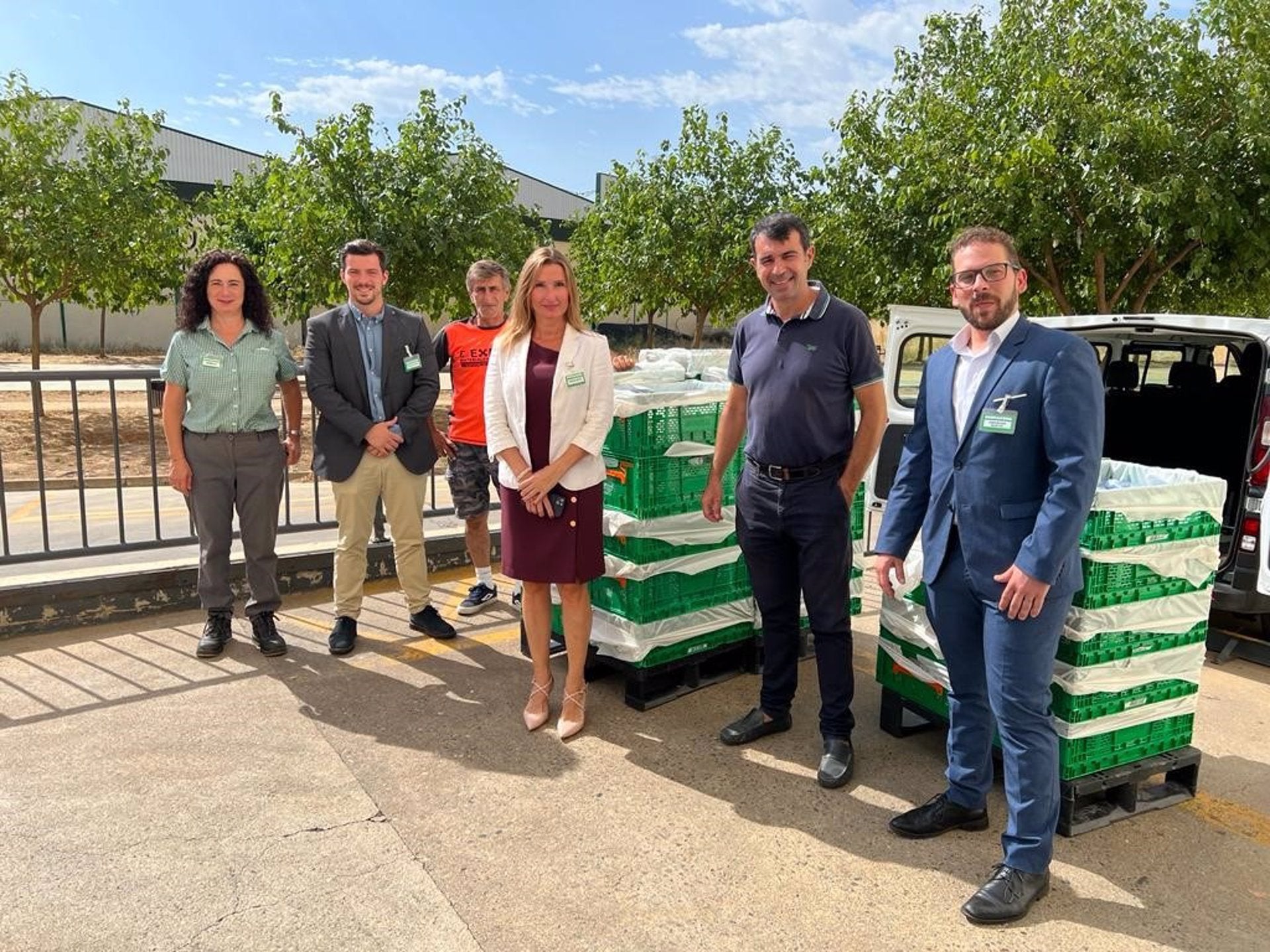 Mercadona amplía su colaboración con la donación de alimentos al Centro de Acogida de Cáritas en Plasencia Mercadona amplía su colaboración con la donación de alimentos al Centro de Acogida de Cáritas en Plasencia