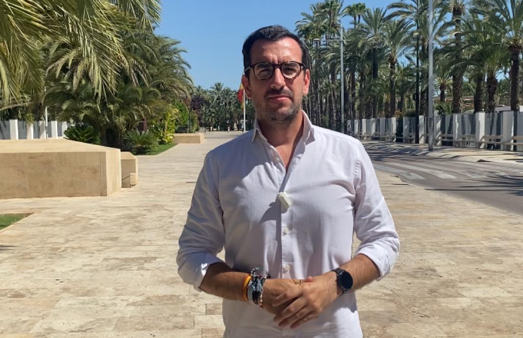 El PP de Elche exige a PSOE y Compromís que no se cobre por presenciar conciertos en la barraca popular de este año El PP de Elche exige a PSOE y Compromís que no se cobre por presenciar conciertos en la barraca popular de este año