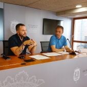 Nacho Bellido y Rafa Mas presentando las medidas en el Ayuntamiento de Alicante