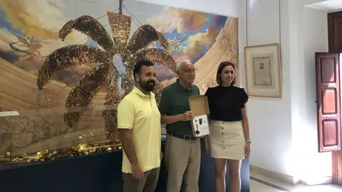 David Sevilla, Francisco Borja y Esther Díez en la presentación de la campaña de Protector del Misteri D'Elx David Sevilla, Francisco Borja y Esther Díez en la presentación de la campaña de Protector del Misteri D'Elx